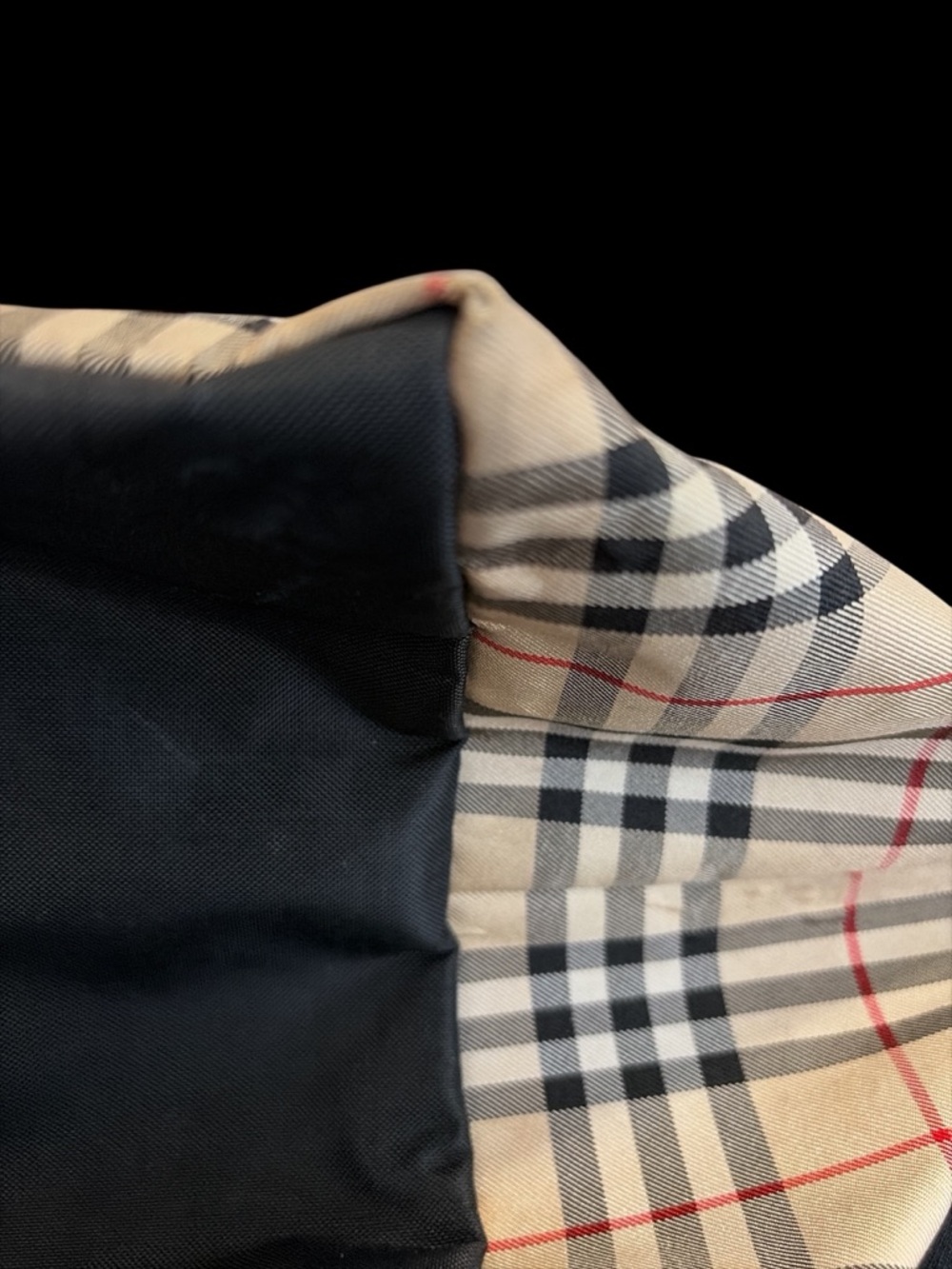 Burberry Beige Plaid Tote Japan Exclusive. L 18.5" x W 9" H 11" - Picture 8 of 11